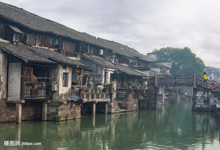 青海旅游必备：如何选择合适的服装